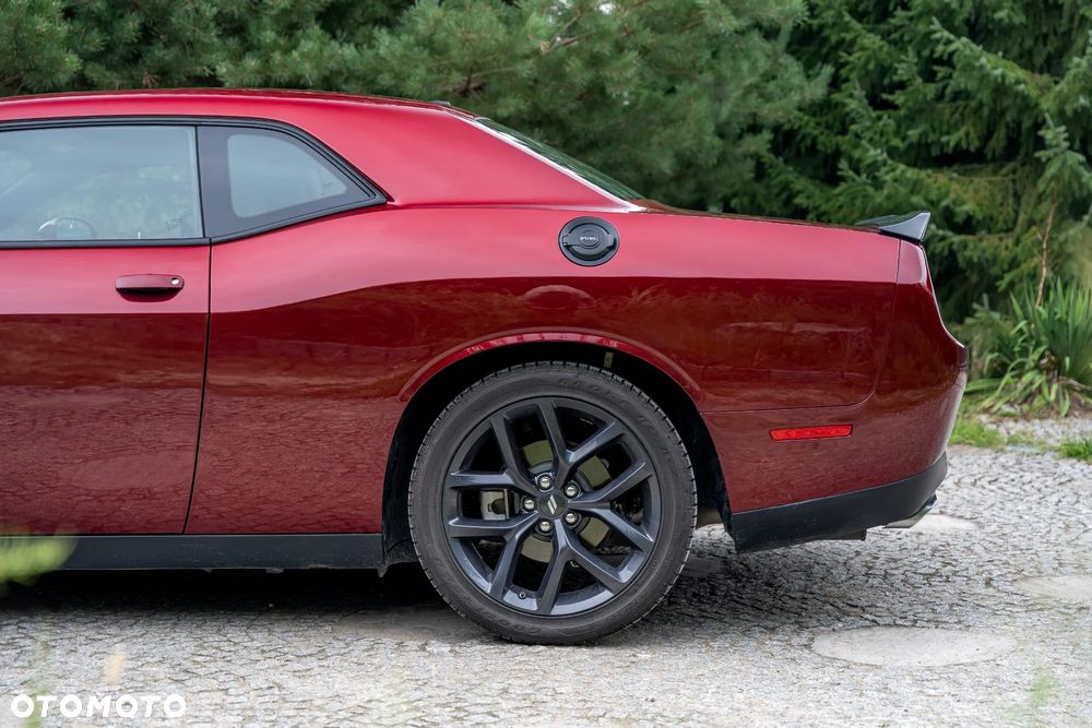Dodge Challenger - 10