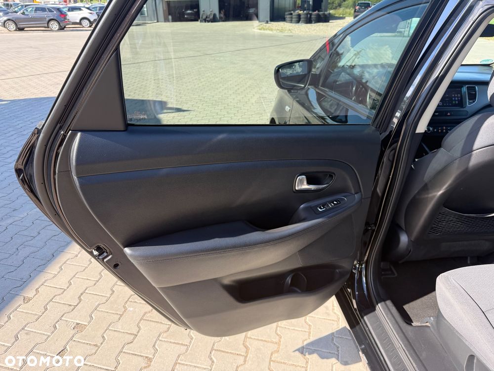 Kia Carens 1.7 CRDi 115 Dream-Team Edition - 19