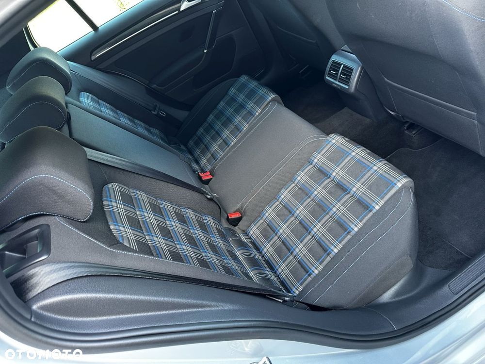 Volkswagen Golf 1.4 GTE Plug-In-Hybrid DSG - 18