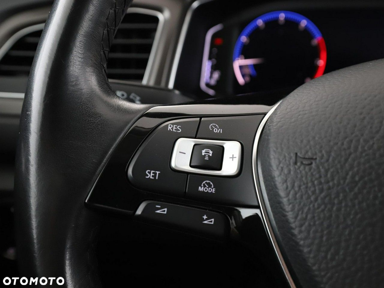 Volkswagen T-Roc 1.0 TSI Style - 29