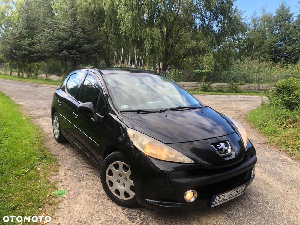 Peugeot 207 2008 photo 2