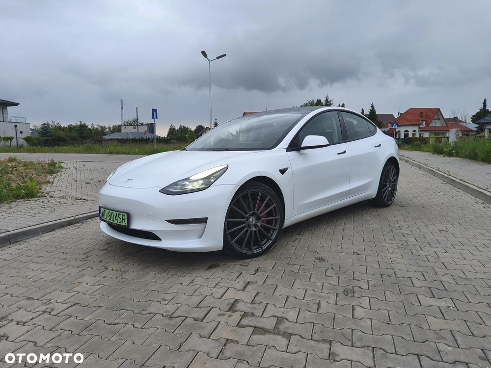 Tesla Model 3 - 1