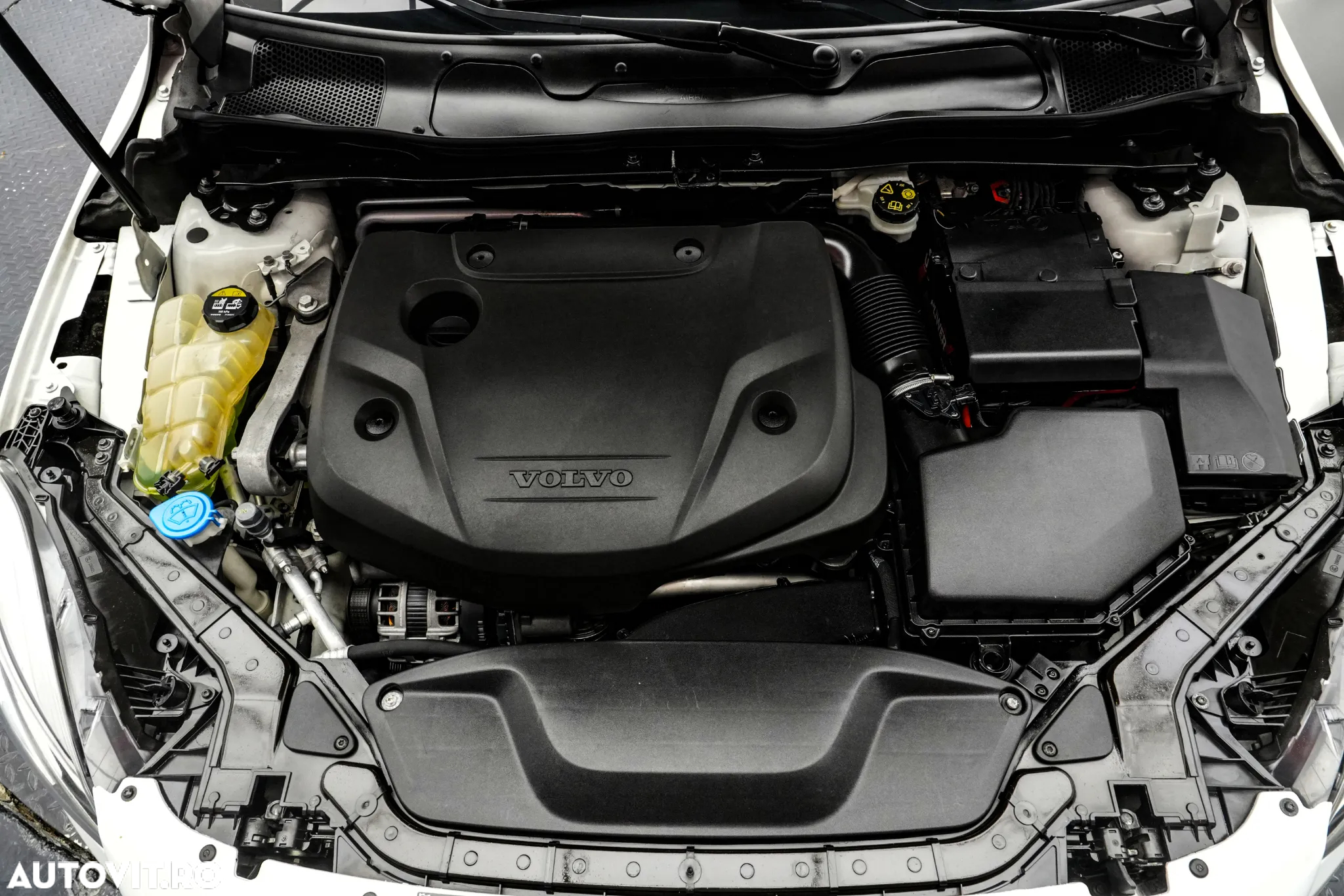 Volvo V40 D3 Aut. Momentum - 21