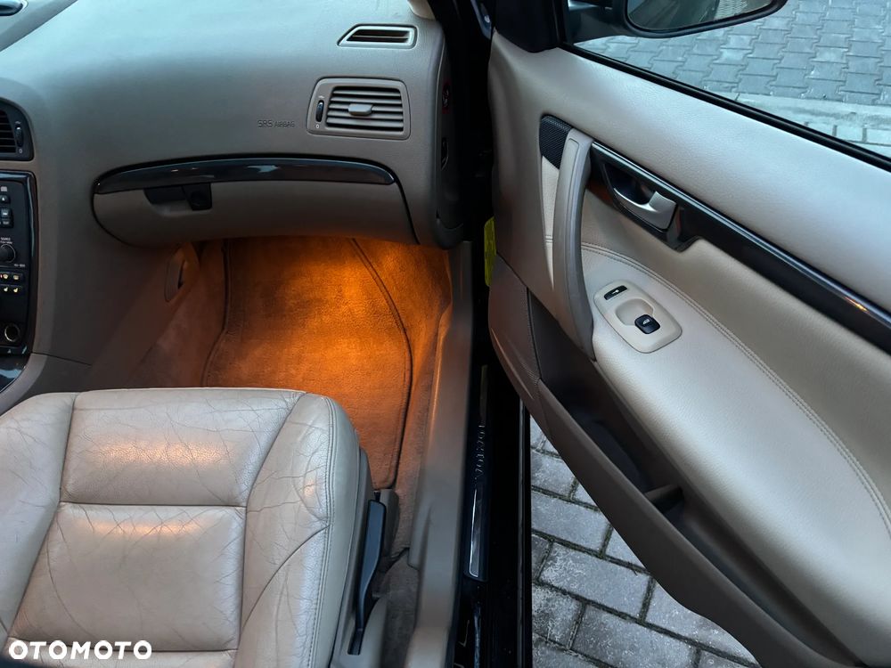 Volvo V70 2.4 Momentum - 16