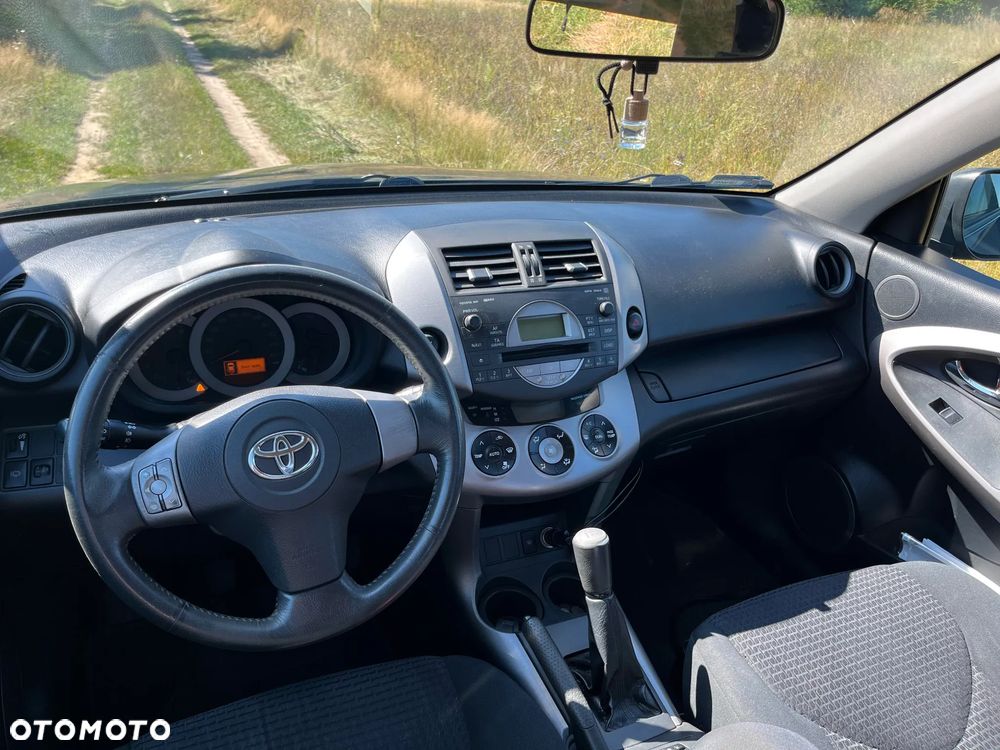 Toyota RAV4 - 24