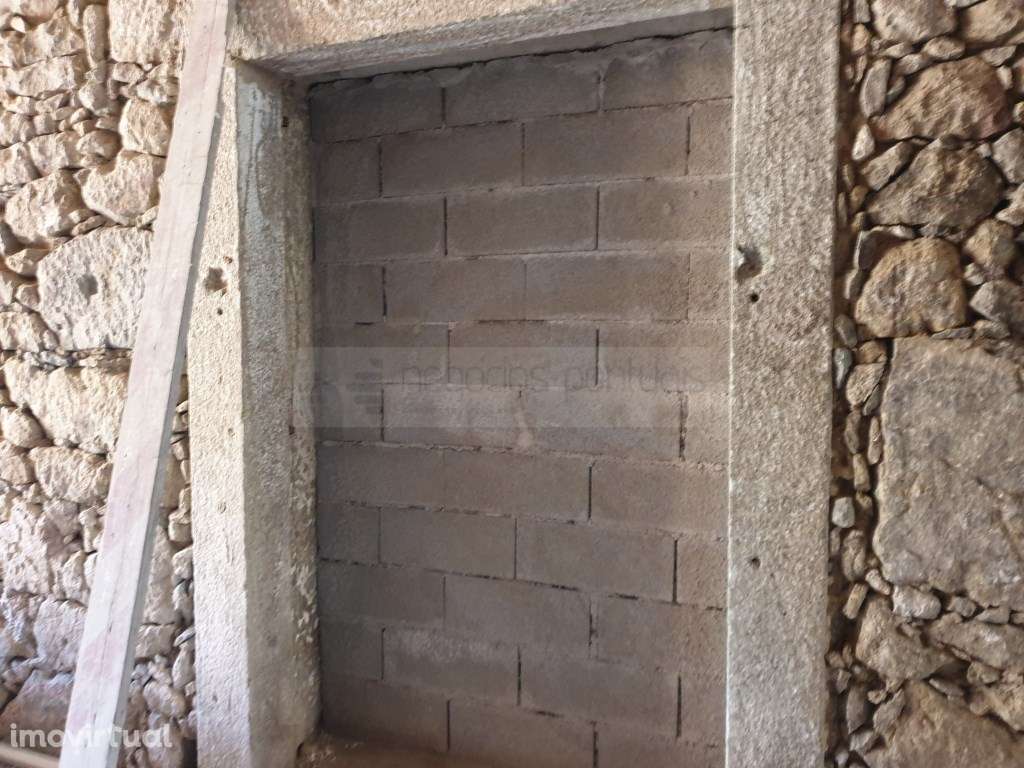 Loja junto ao Mercado Municipal - Centro, nova com pequeno terraço ... - Grande imagem: 5/7