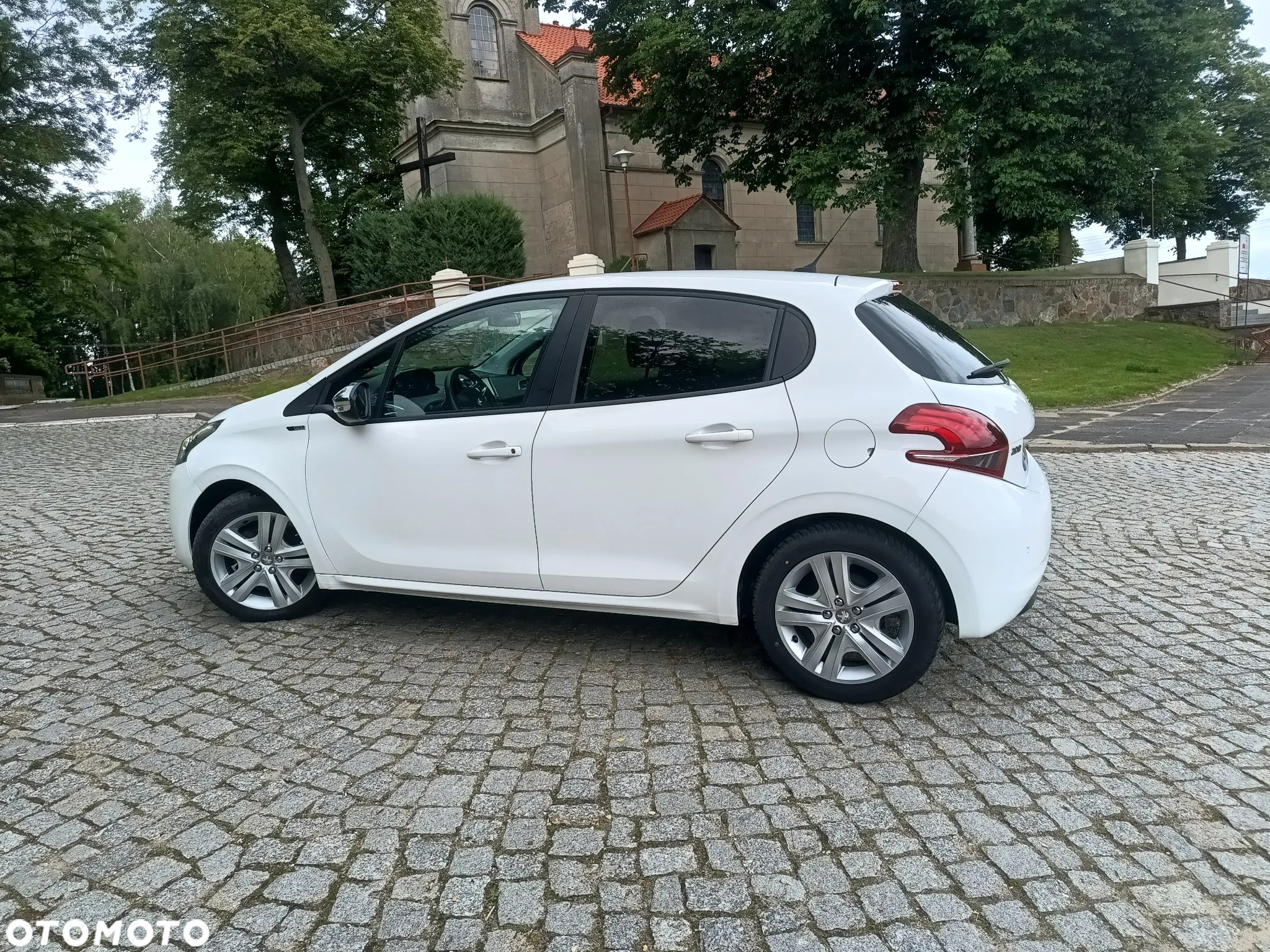Peugeot 208 e-HDi 92 Stop&Start Style - 16