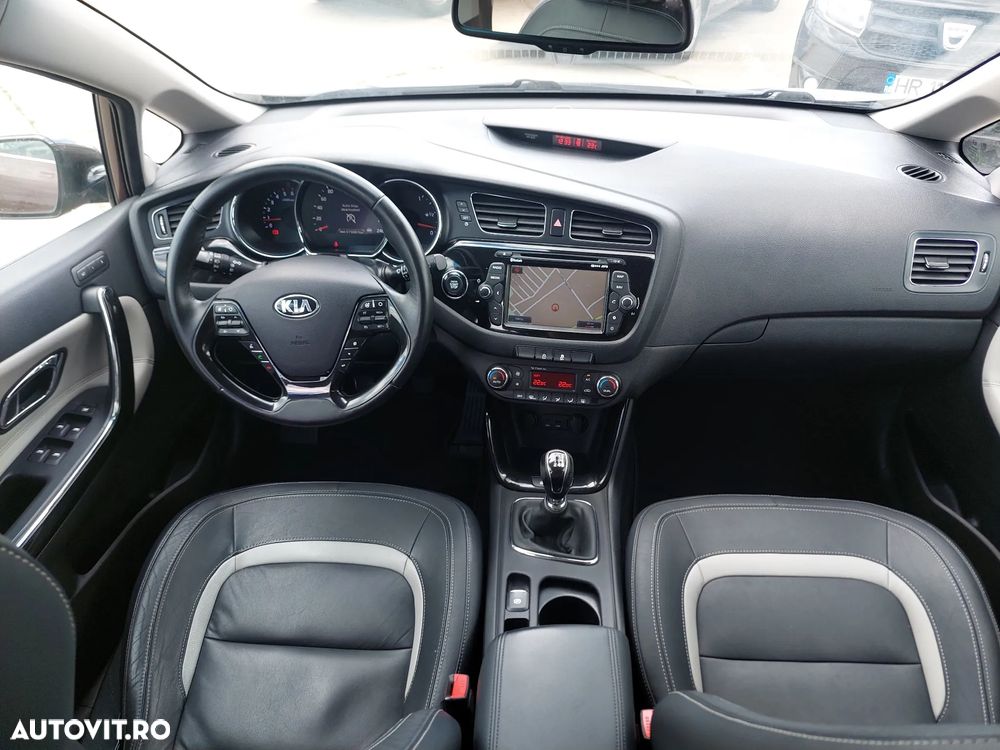 Kia Ceed - 8