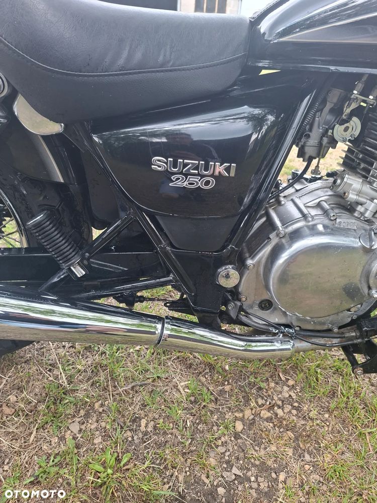Suzuki Marauder - 8