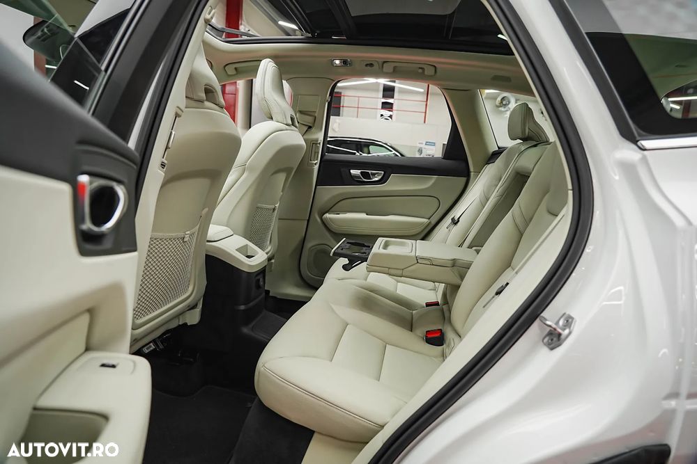 Volvo XC 60 Recharge T6 Twin Engine eAWD Inscription Expression - 6