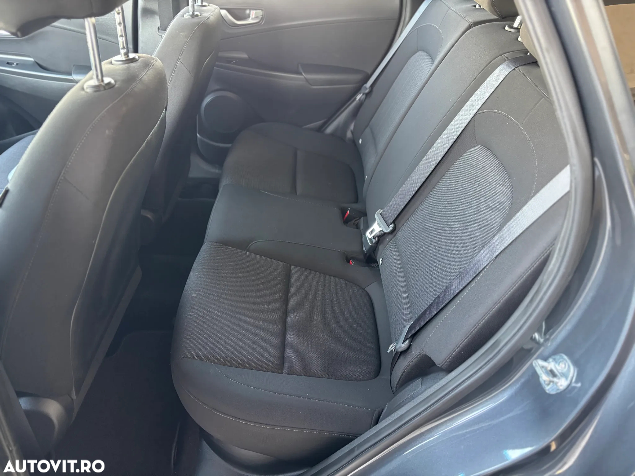 Hyundai KONA - 37
