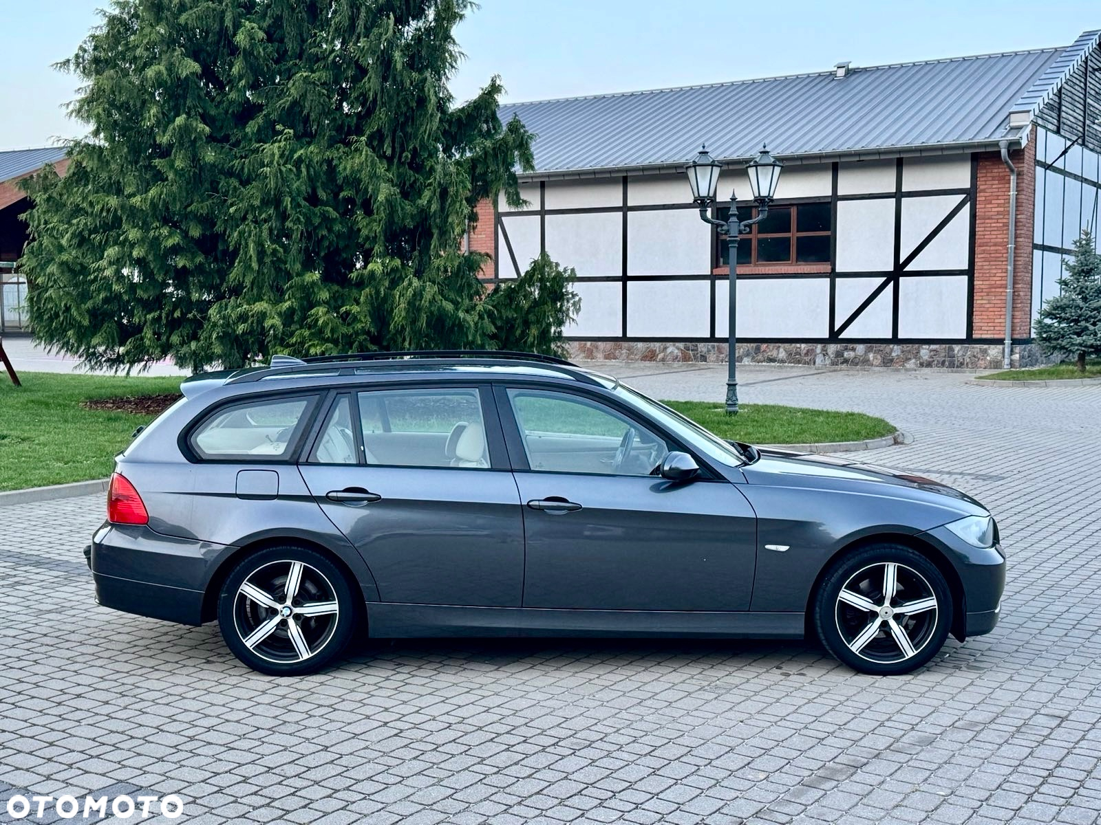 BMW Seria 3 320i - 26