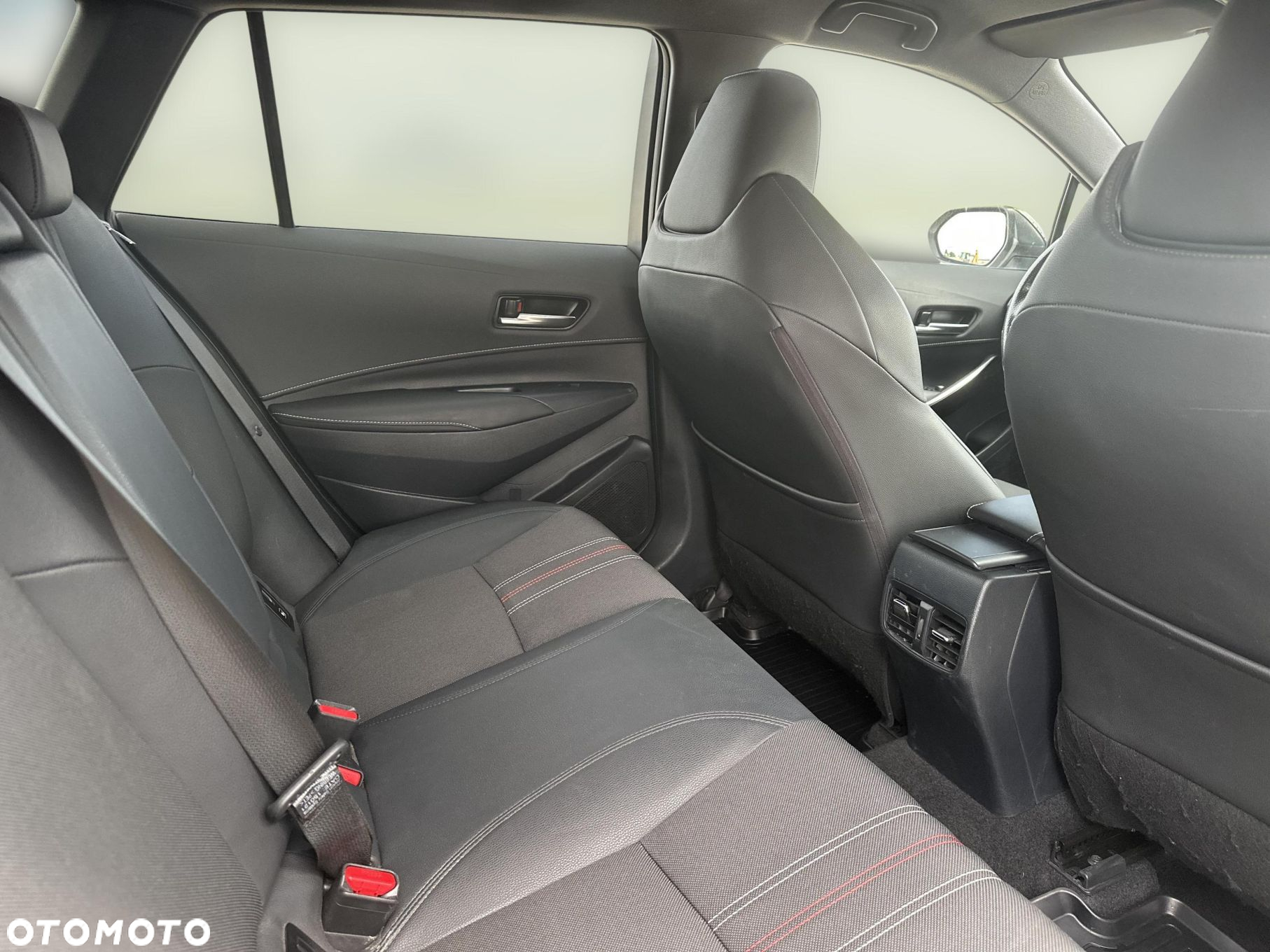 Toyota Corolla - 13