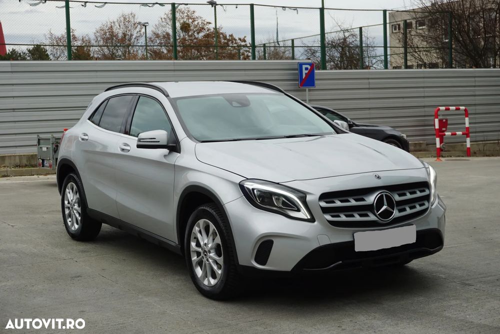 Mercedes-Benz GLA 200 d 4Matic 7G-DCT Urban - 5