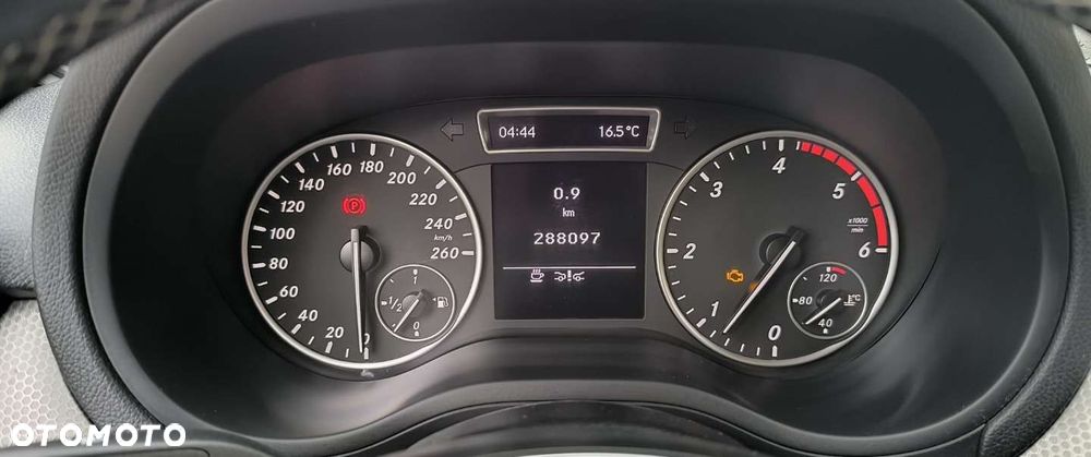Mercedes-Benz Klasa B 200 CDI (BlueEFFICIENCY) - 33
