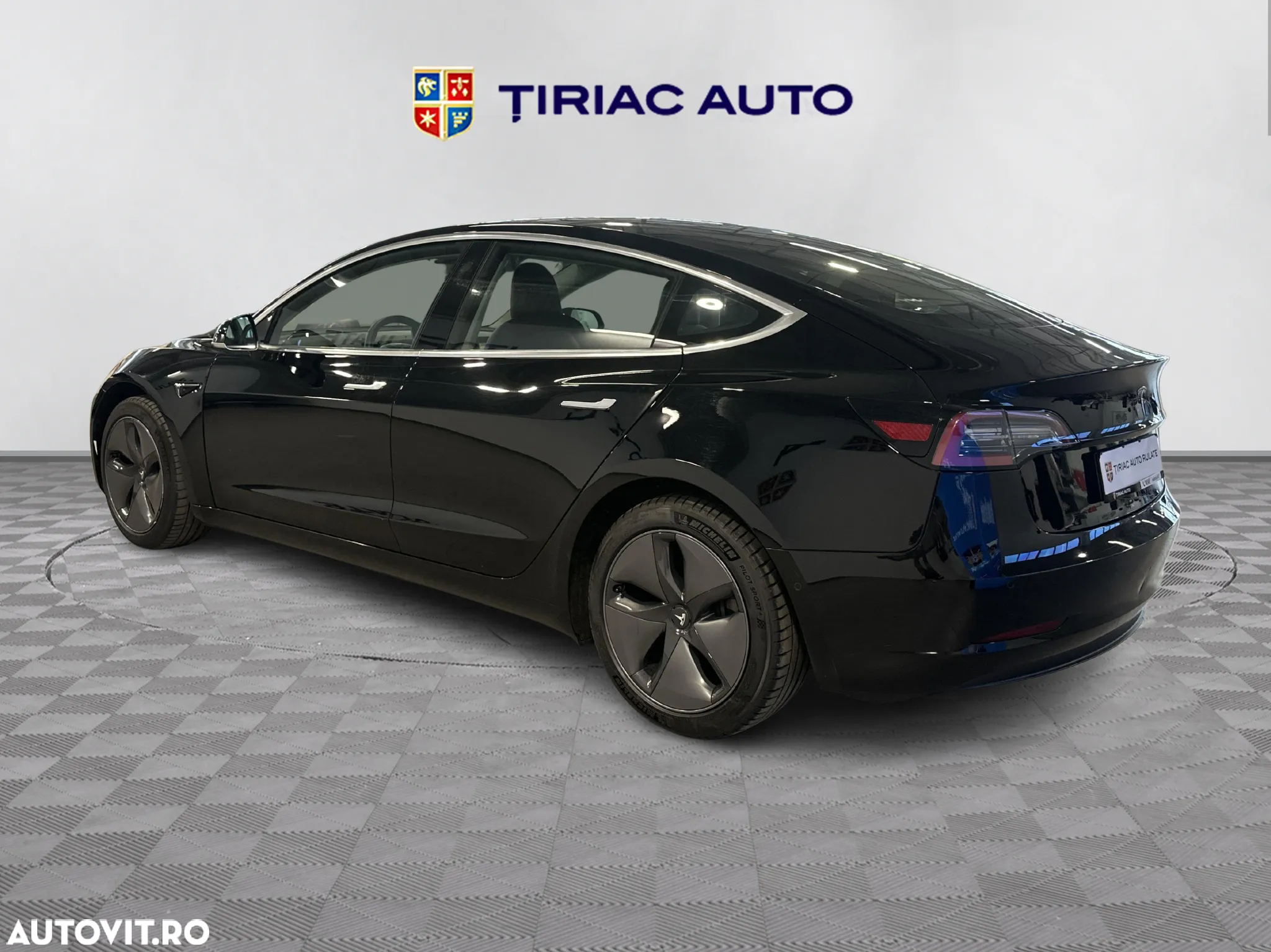Tesla Model 3 - 3