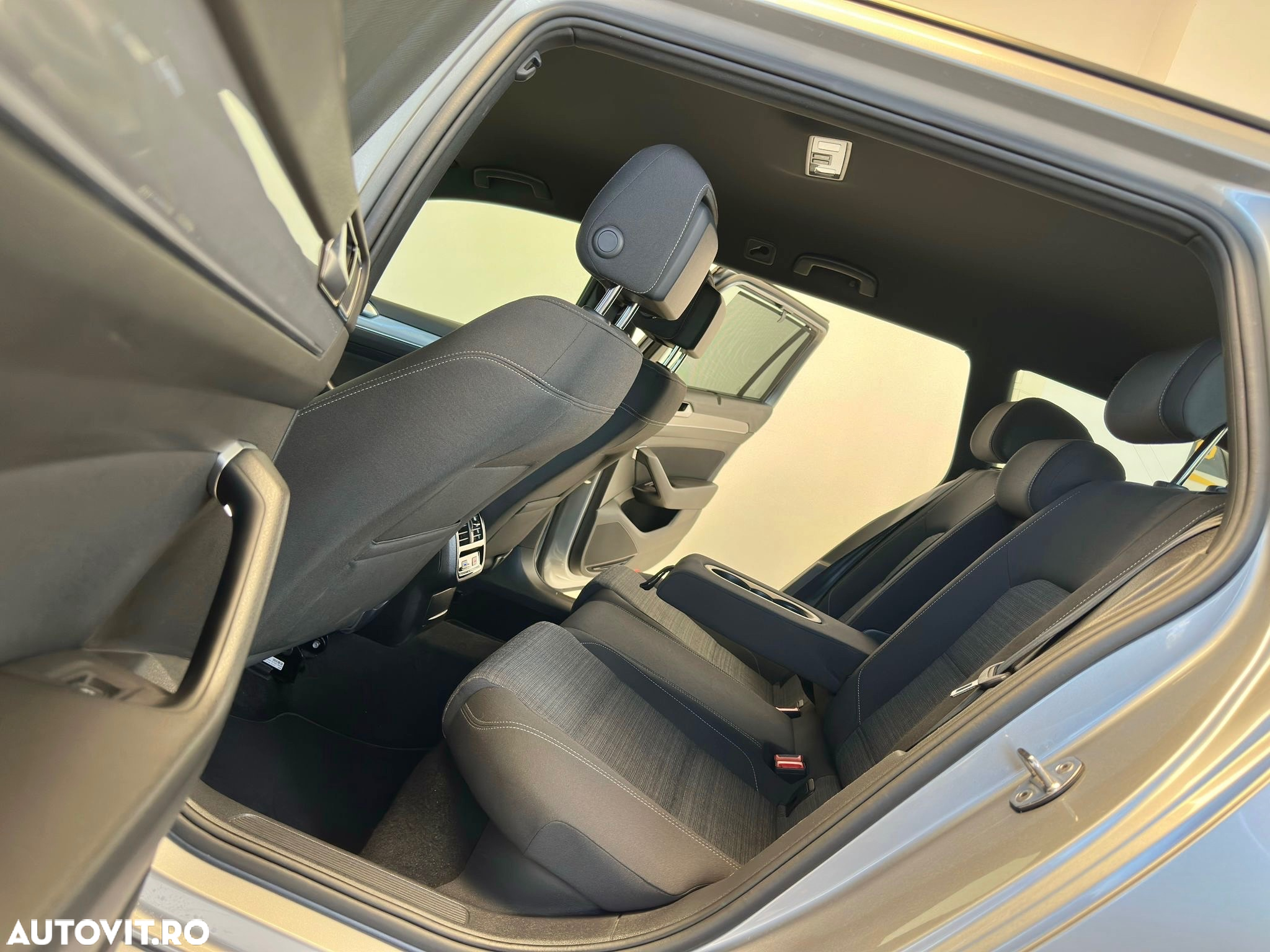 Volkswagen Passat Variant 2.0 TDI DSG Highline - 8