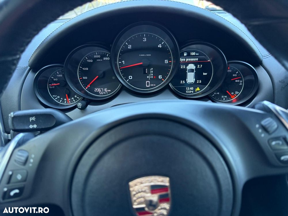 Porsche Cayenne - 2