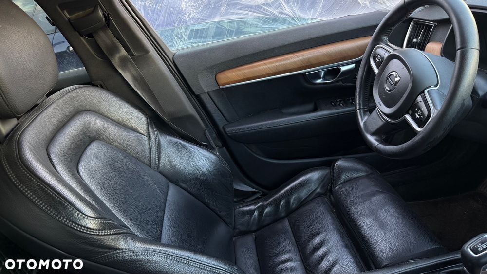 Volvo V90 D4 AWD Momentum - 13