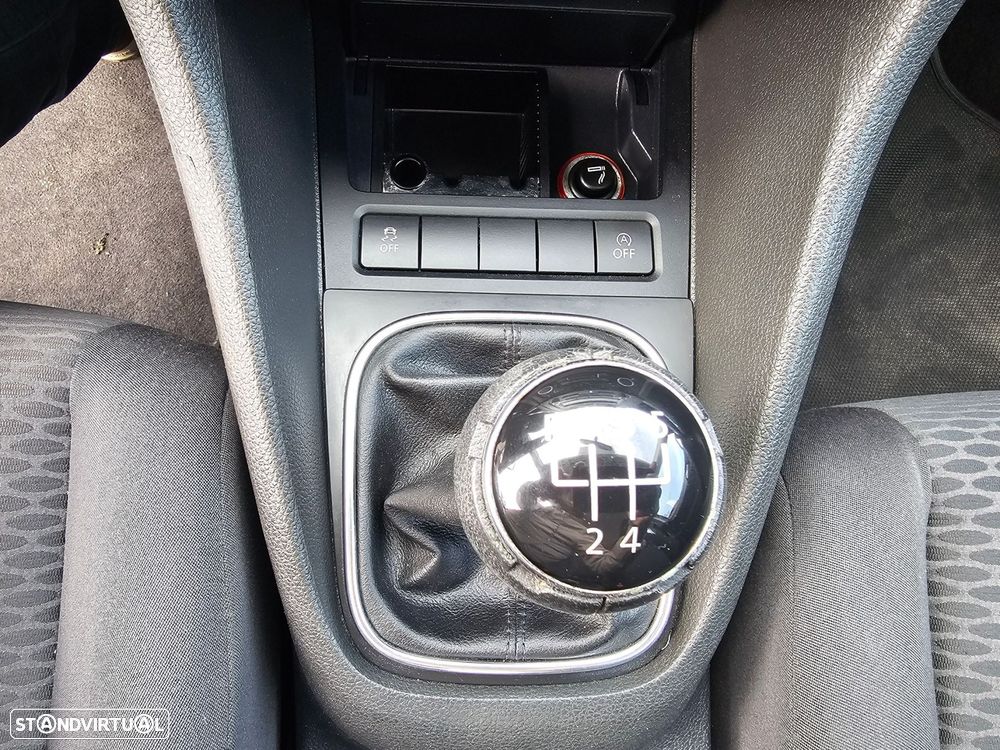 VW Golf 1.6 TDi Confortline - 16