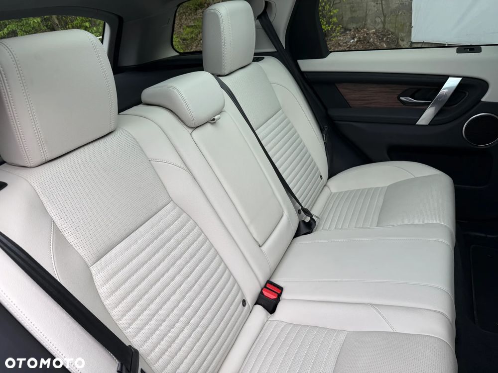 Land Rover Discovery Sport 2.0 D200 mHEV S - 16