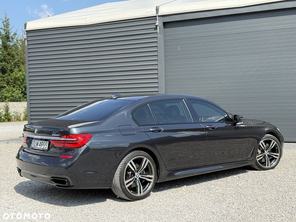 BMW Seria 7 750Li xDrive - 16