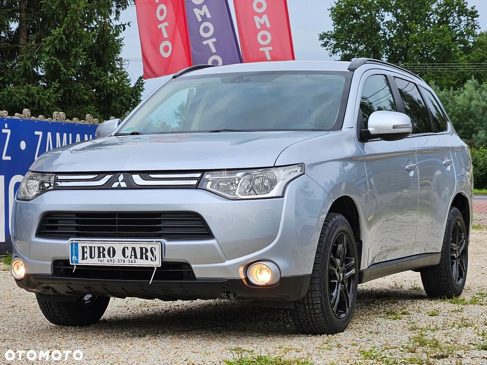 Mitsubishi Outlander 2.0 Invite + 2WD - 3