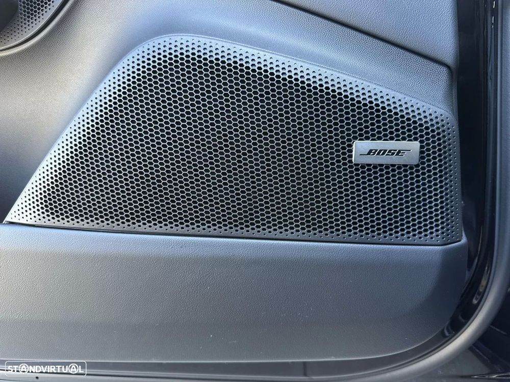 Porsche Macan Electric Turbo - 50