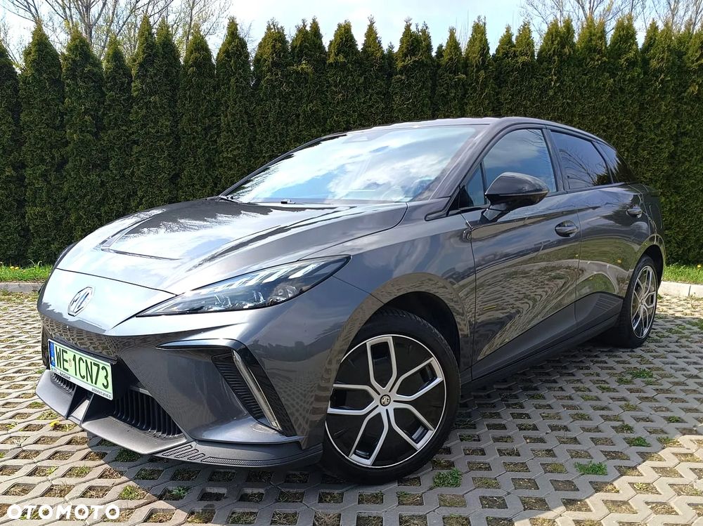 MG 4 Luxury 64 kWh - 1