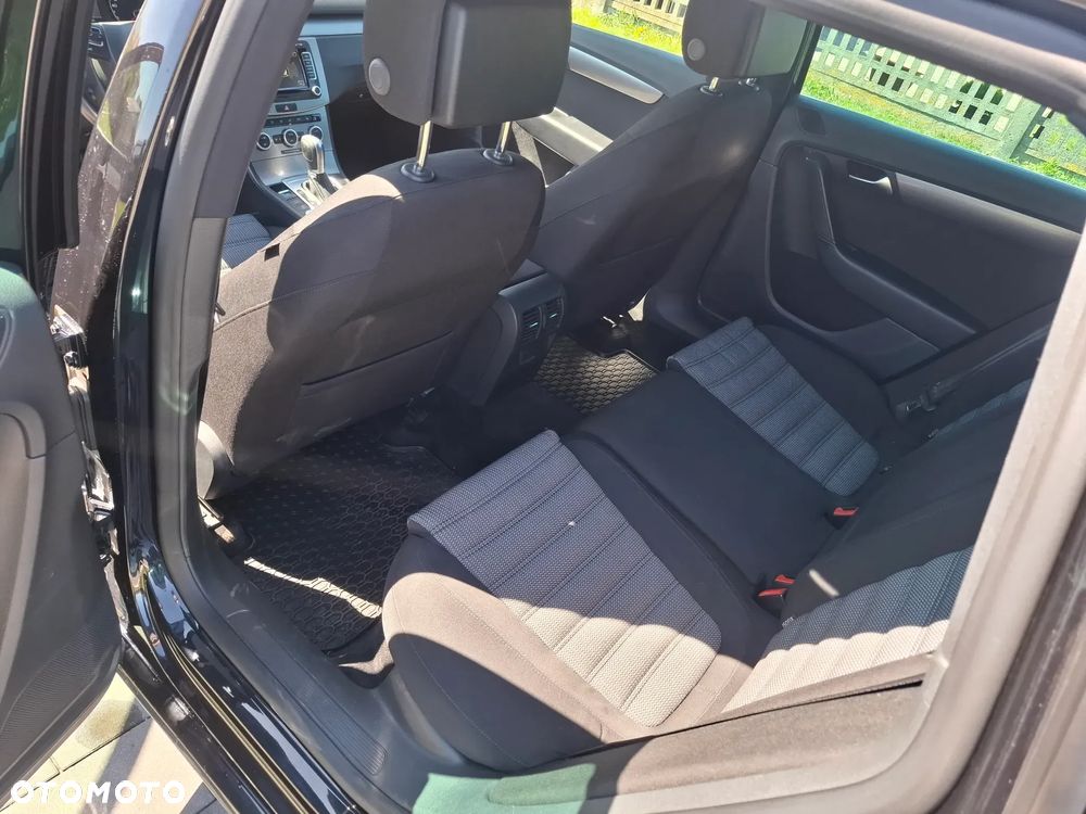 Volkswagen Passat - 9