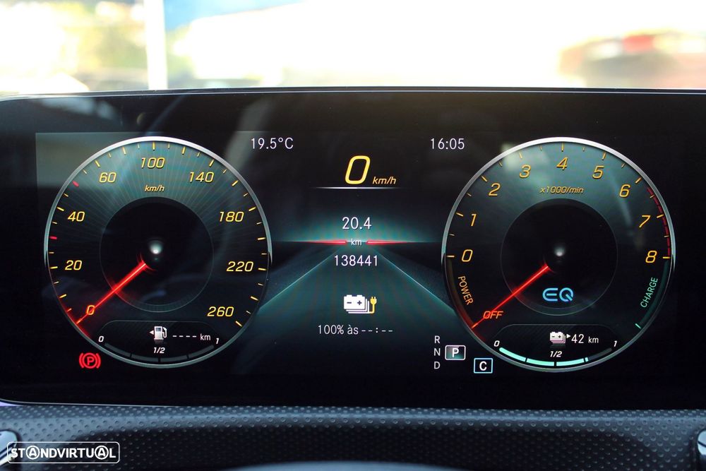 Mercedes-Benz CLA 250 e 8G-DCT AMG Line - 16