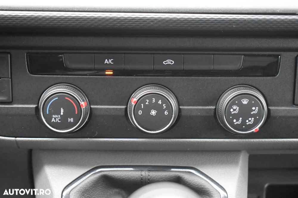 Volkswagen Transporter - 28