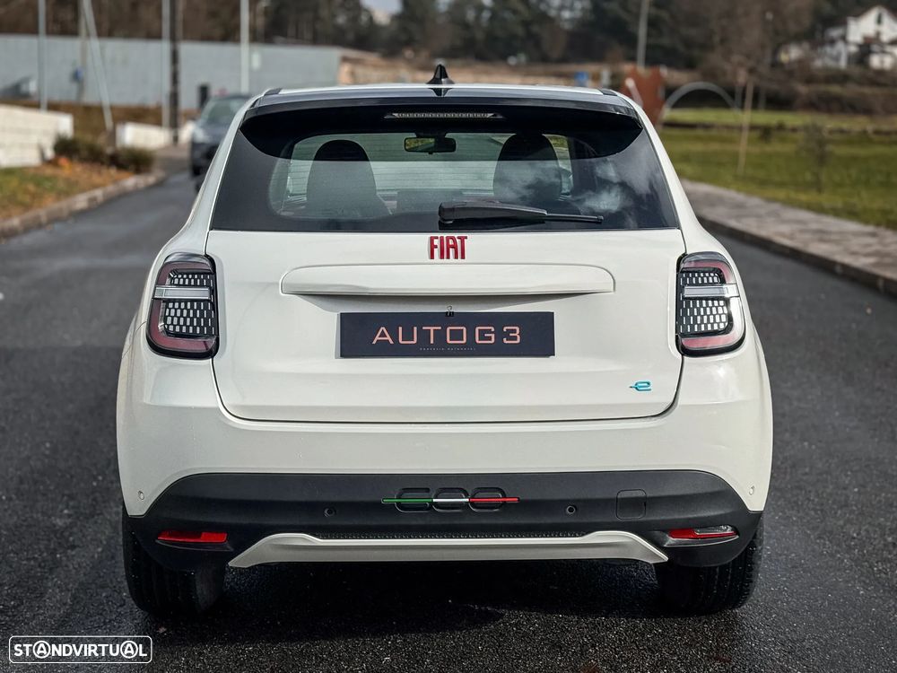 Fiat 600e 54 kWh (RED) - 10