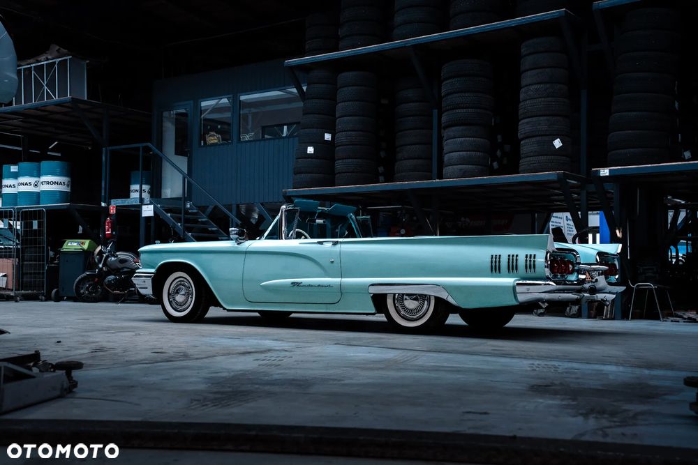 Ford Thunderbird - 7