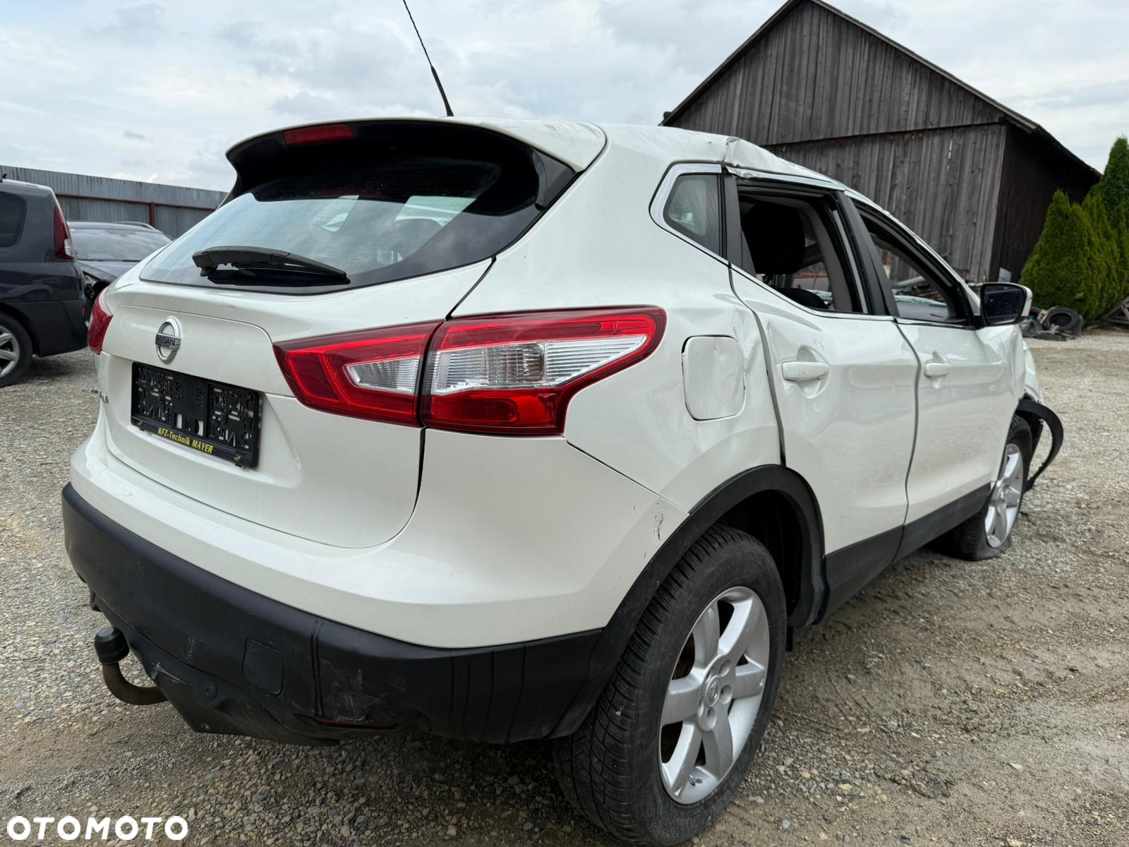 Nissan Qashqai 1.6 dCi TEKNA - 6