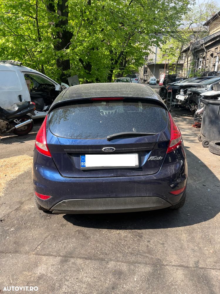 Dezmembrez Ford Fiesta MK6 2012 albastru 1,3 benzina 60KW SNJB - 9