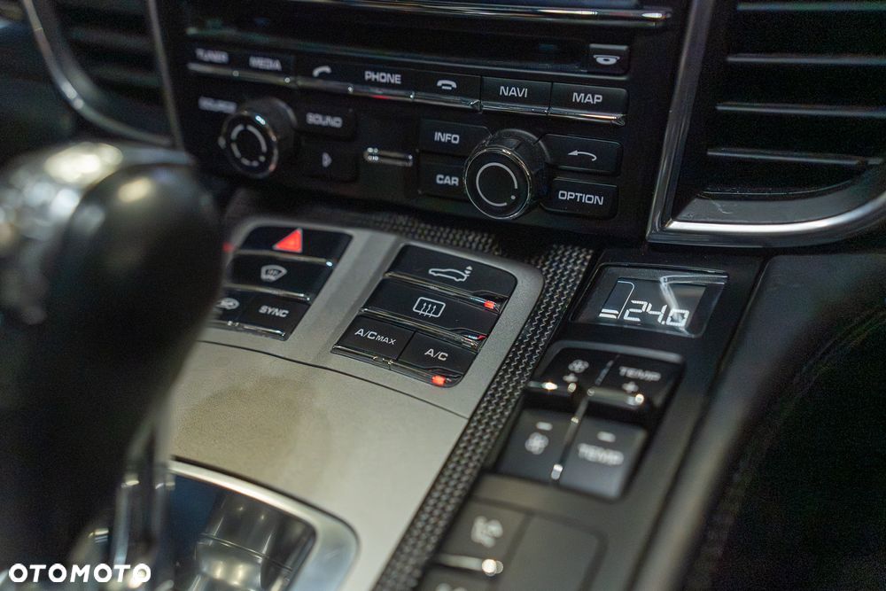 Porsche Panamera Turbo Executive - 24