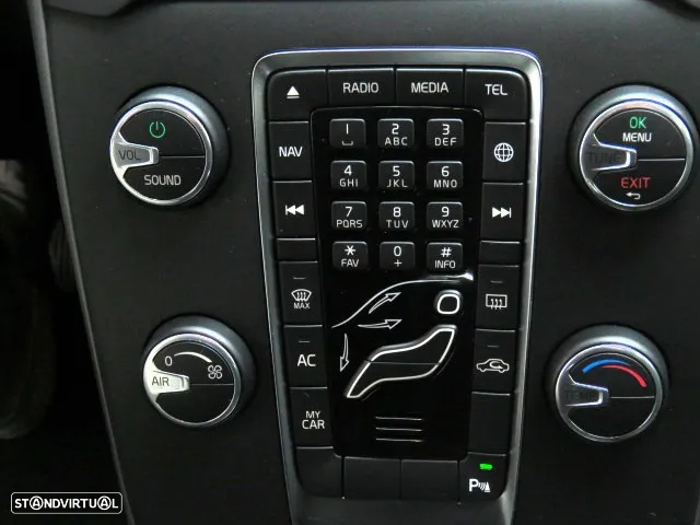 Volvo V40 2.0 D3 Momentum - 19