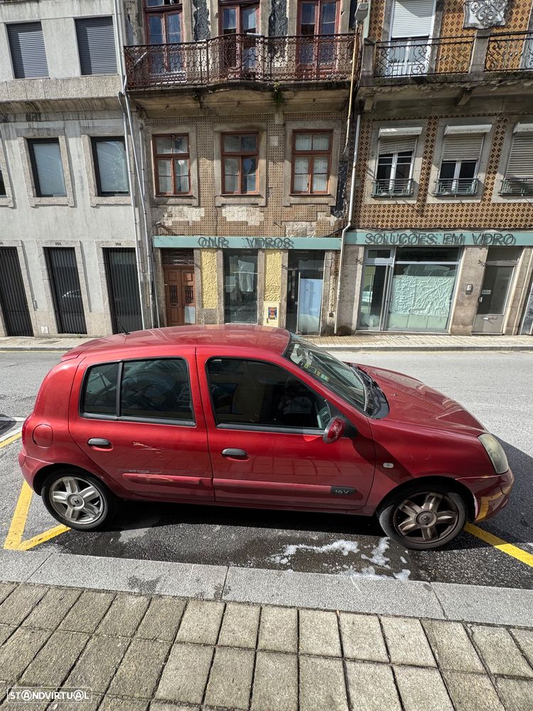 Renault Clio 1.2 16V Confort - 4