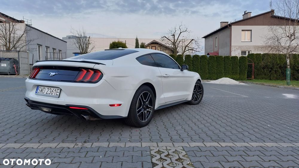 Ford Mustang - 8