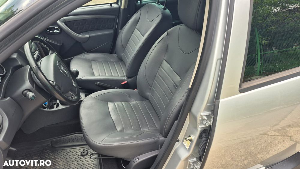 Dacia Duster dCi 110 FAP 4x4 Prestige - 11