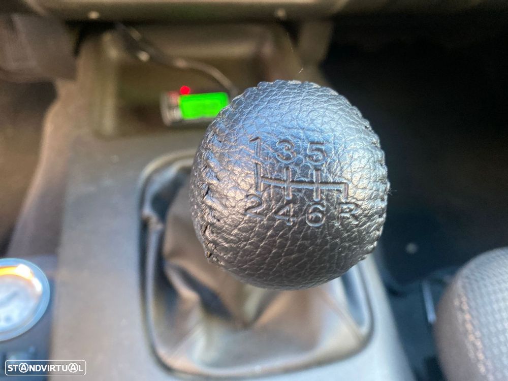 Nissan Navara 2.5 dCi CD LE 4WD - 26