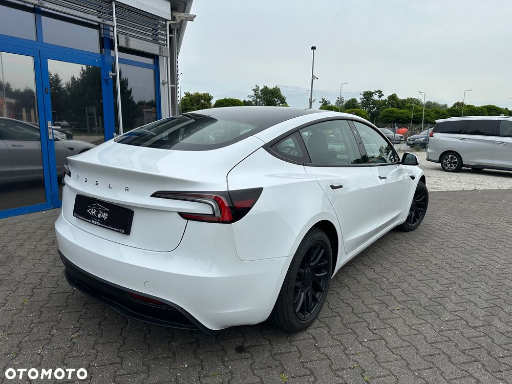 Tesla Model 3 - 5