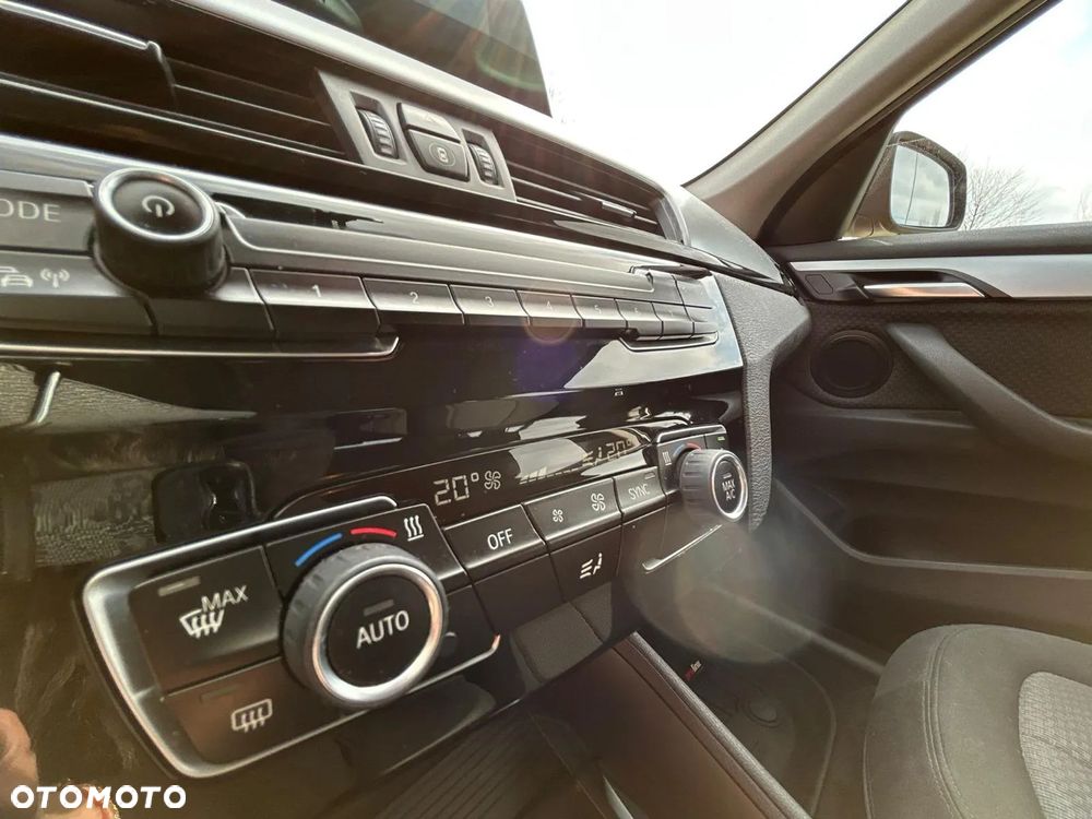 BMW X1 sDrive18d - 14