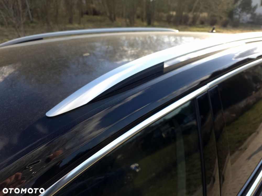 Volkswagen Touran 2.0 TDI BMT Highline - 31