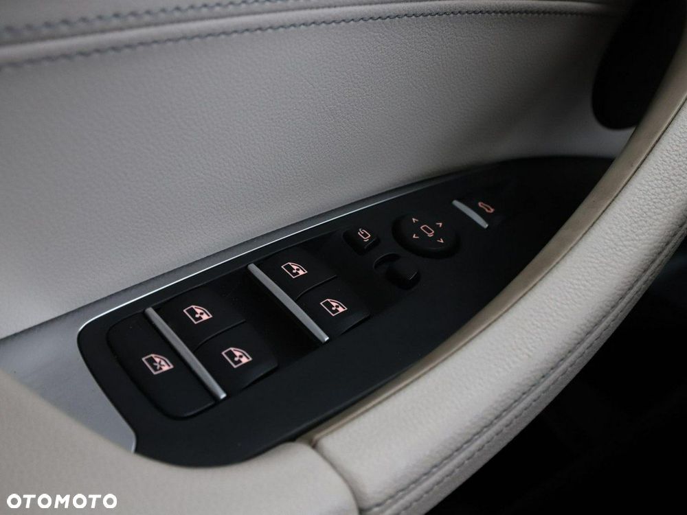 BMW X4 xDrive25d xLine - 37