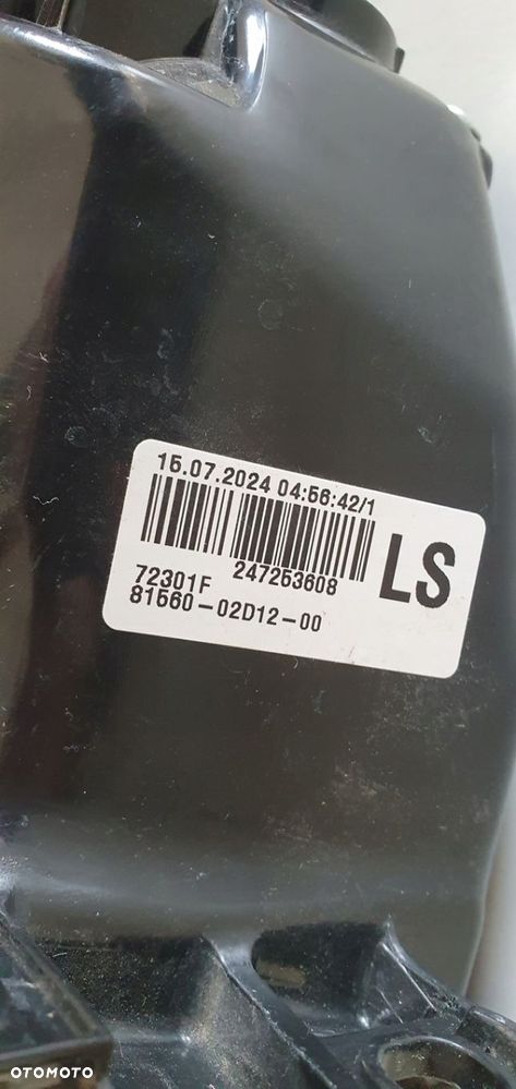 TOYOTA COROLLA E21 SEDAN LAMPA LEWY TYŁ 81560-02D12 - 3