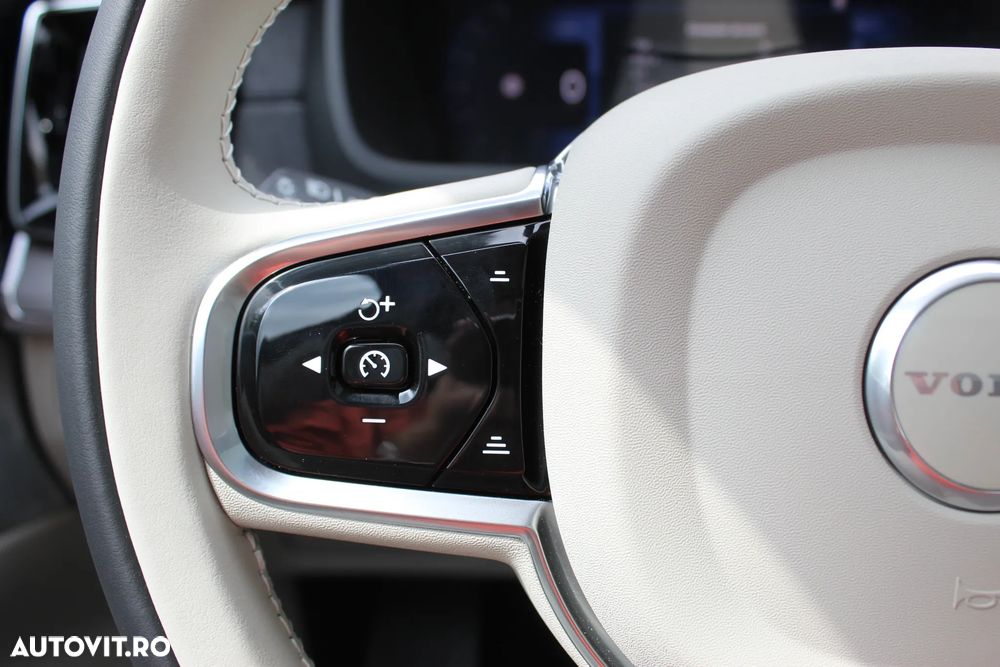 Volvo XC 90 T8 AWD Ultra Dark - 16