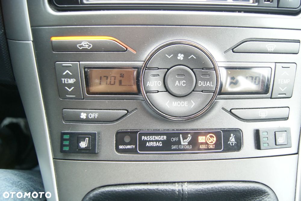 Toyota Auris 1.33 VVT-i Premium + - 20