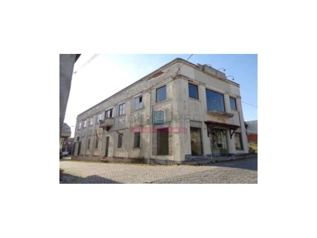 Prédio Comercial -Santa Comba Dão - Grande imagem: 2/8